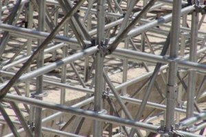 挑脚手架 建筑工地的“钢铁脊梁”